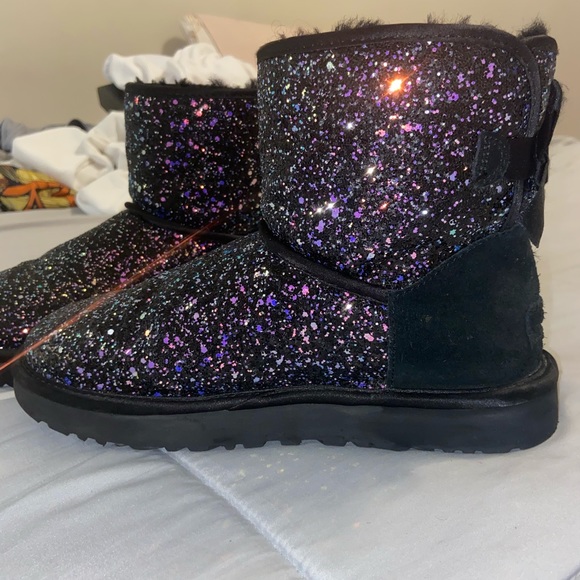 uggs - Picture 2 of 4